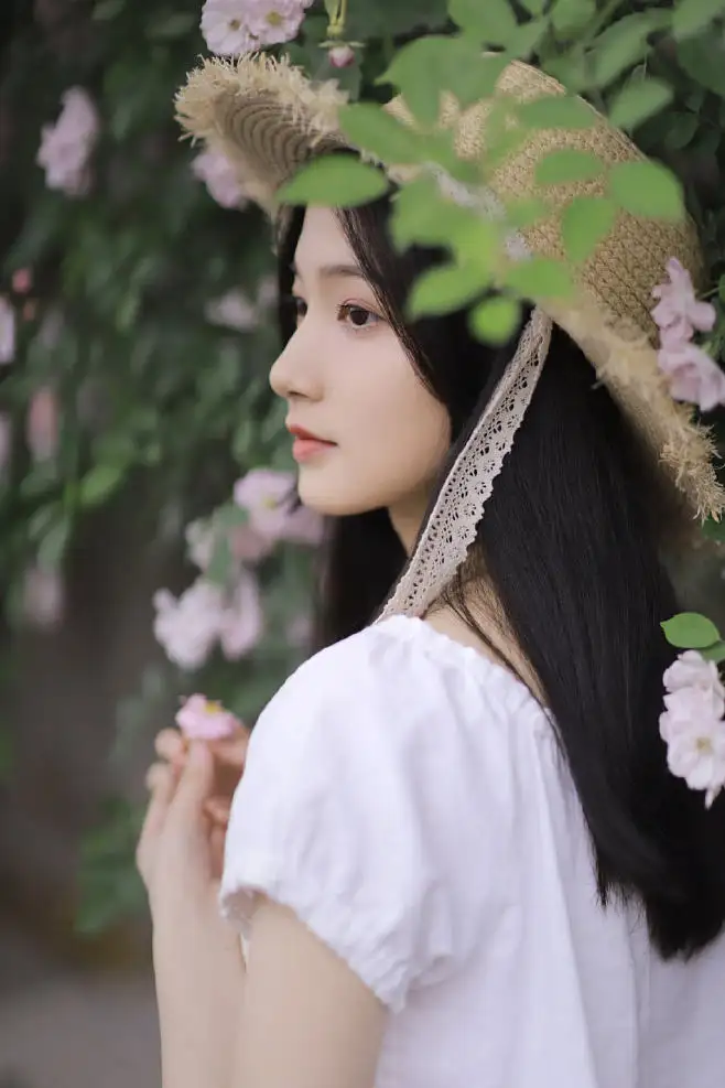 安宁喀什私人伴游李菲儿