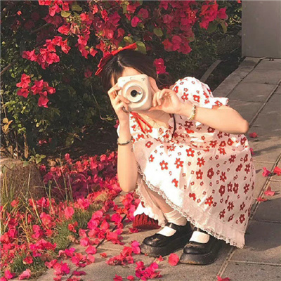 安宁伴游女生飞傲松的资料