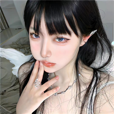 安宁伴游女生孛安春的资料