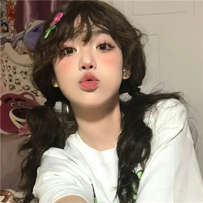 安宁伴游女生卞寄蕾的资料