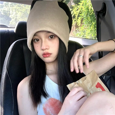 安宁伴游女生凡白的资料