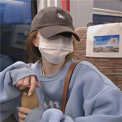 安宁伴游女生休丹云的资料